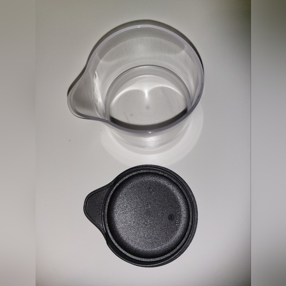 Tupperware Thermotup Sugar or Creamer Container - Picture 2 of 4